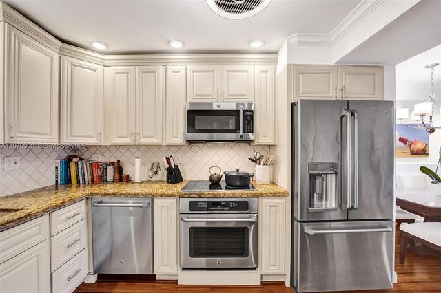 1212 SE 2nd Ct 301, Fort Lauderdale, FL 33301