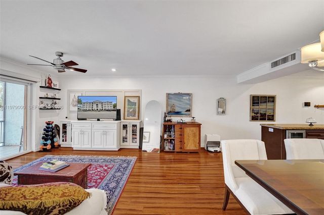 1212 SE 2nd Ct 301, Fort Lauderdale, FL 33301