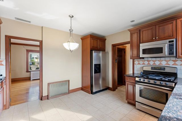 158 Common St, Watertown, MA 02472