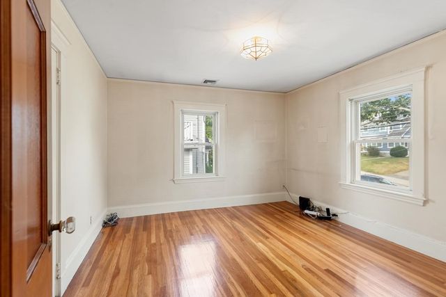 158 Common St, Watertown, MA 02472