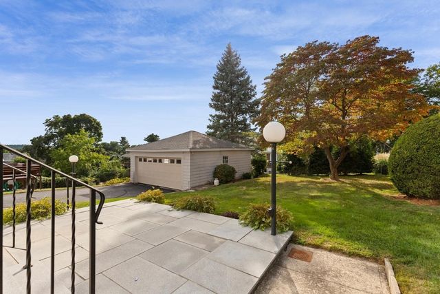 158 Common St, Watertown, MA 02472
