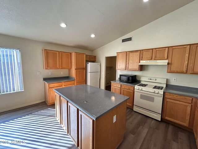 10857 E WIER Avenue, Mesa, AZ 85208