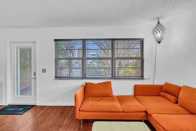 408 N J Street, Lake Worth Beach, FL 33460