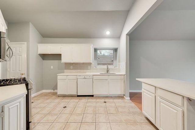 600 N Chattey Road, Desoto, TX 75115