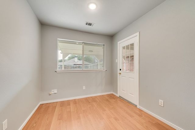 600 N Chattey Road, Desoto, TX 75115