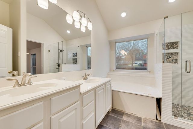 600 N Chattey Road, Desoto, TX 75115