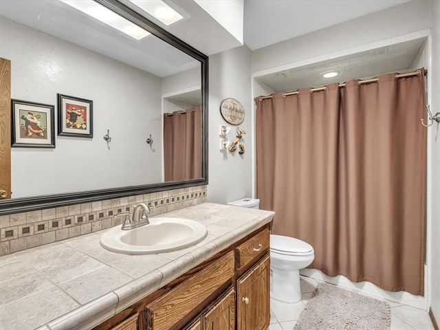 2909 Parkside Drive, Edmond, OK 73012