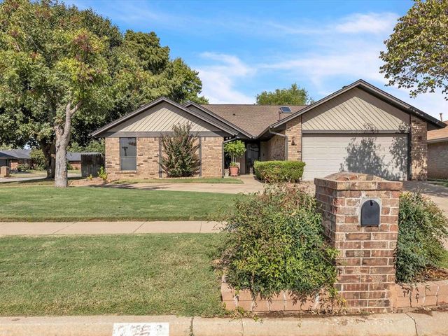 2909 Parkside Drive, Edmond, OK 73012