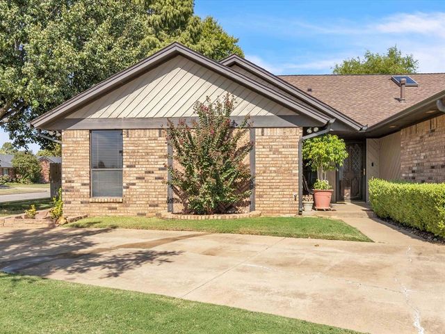 2909 Parkside Drive, Edmond, OK 73012