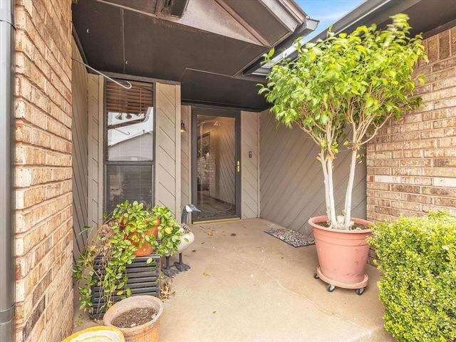 2909 Parkside Drive, Edmond, OK 73012