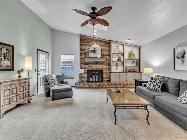 2909 Parkside Drive, Edmond, OK 73012