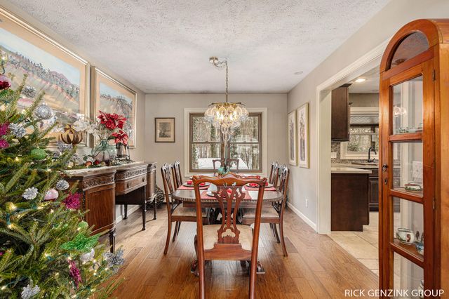 1154 Springwood Drive SE, Grand Rapids, MI 49508