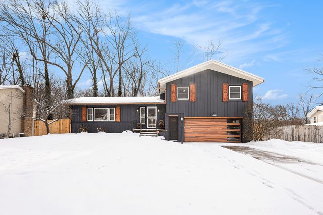 1154 Springwood Drive SE, Grand Rapids, MI 49508