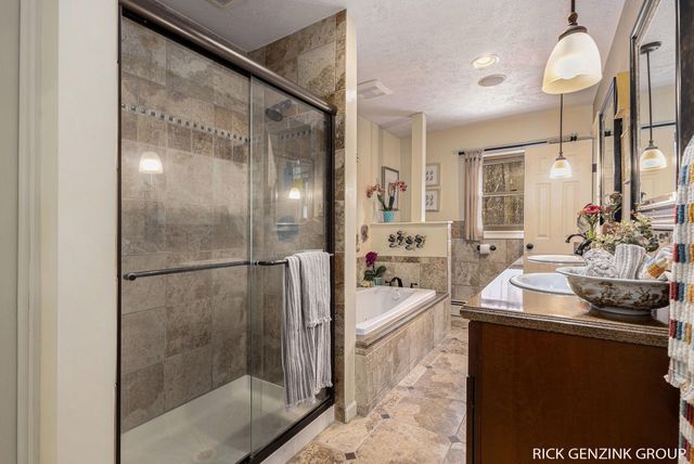 1154 Springwood Drive SE, Grand Rapids, MI 49508