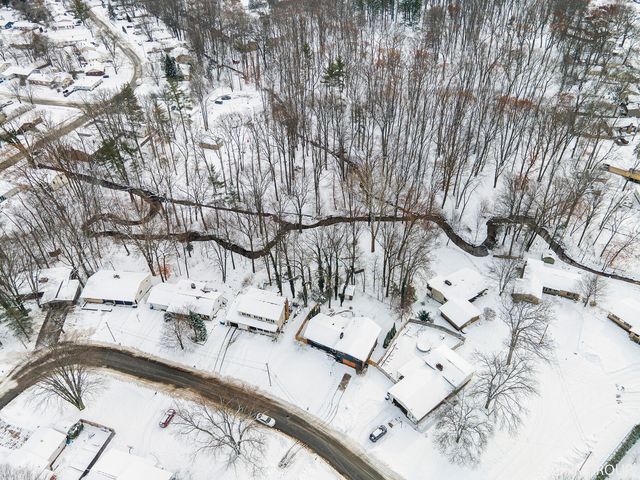 1154 Springwood Drive SE, Grand Rapids, MI 49508