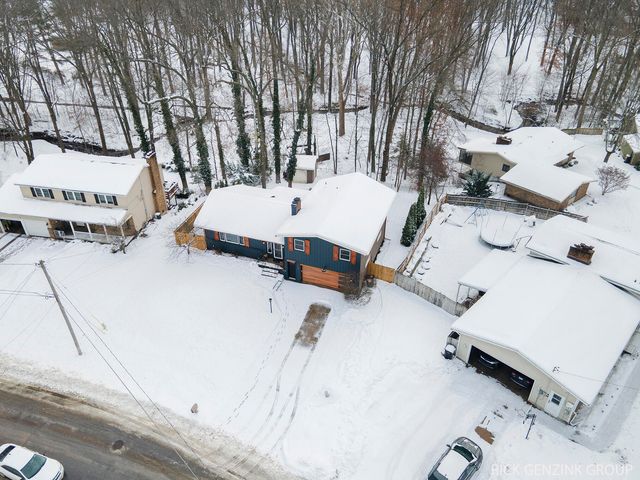 1154 Springwood Drive SE, Grand Rapids, MI 49508