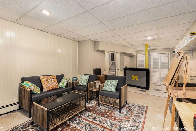 1154 Springwood Drive SE, Grand Rapids, MI 49508