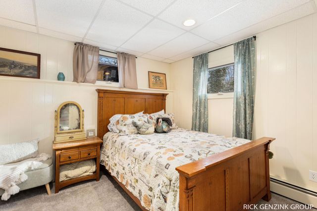 1154 Springwood Drive SE, Grand Rapids, MI 49508