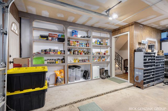 1154 Springwood Drive SE, Grand Rapids, MI 49508