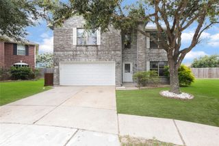 7918 Forest Stone Street N, Baytown, TX 77523