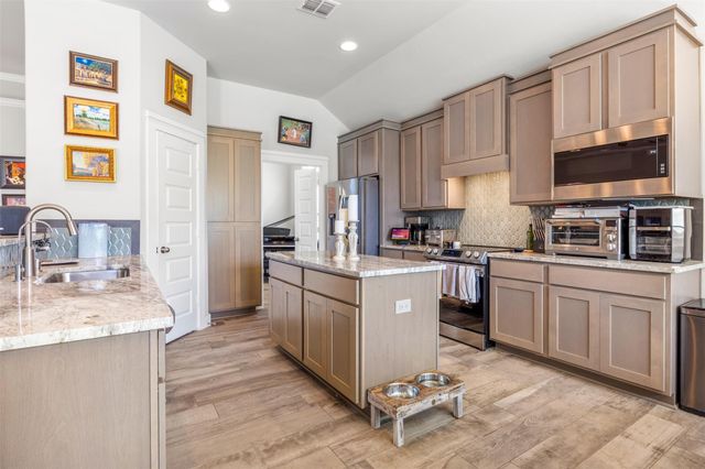 3 Cripple Creek CT, Wimberley, TX 78676