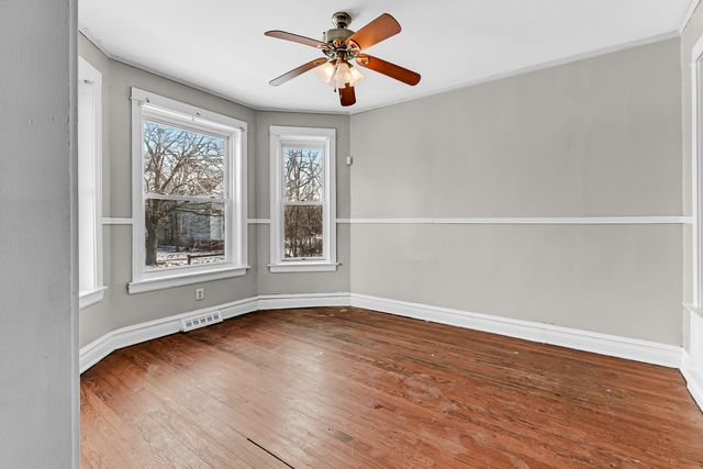 7130 S Langley Avenue, Chicago, IL 60619