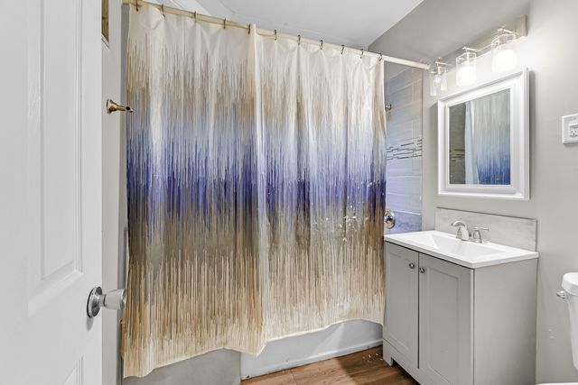 7130 S Langley Avenue, Chicago, IL 60619