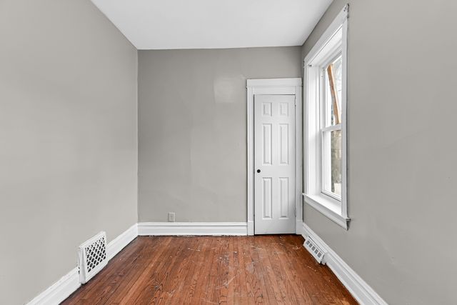 7130 S Langley Avenue, Chicago, IL 60619