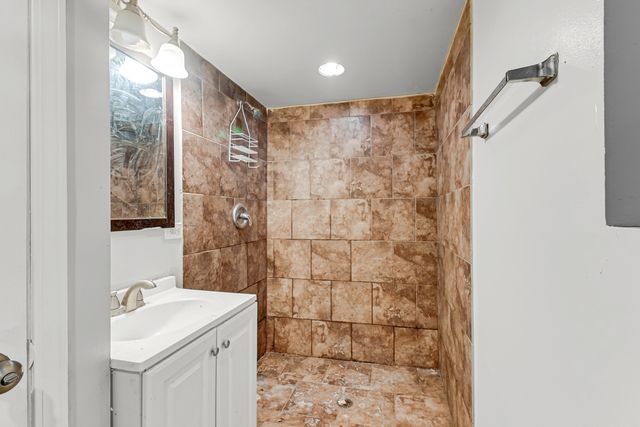 7130 S Langley Avenue, Chicago, IL 60619