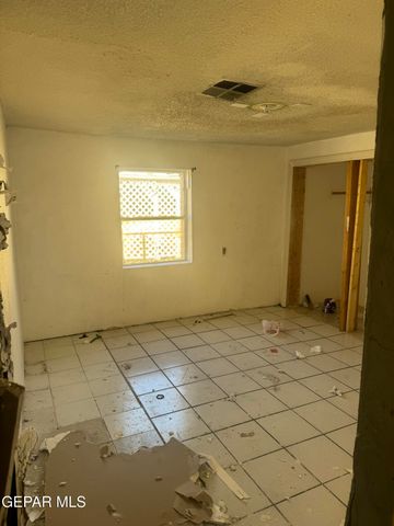 632 Southside Road, El Paso, TX 79907