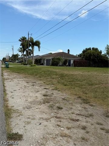 16 SE 8th PL, Cape Coral, FL 33990