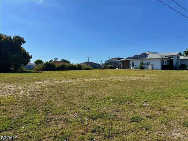 16 SE 8th PL, Cape Coral, FL 33990
