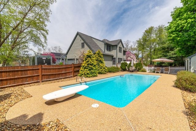 3 Meeting Place Circle, Beverly, MA 01915