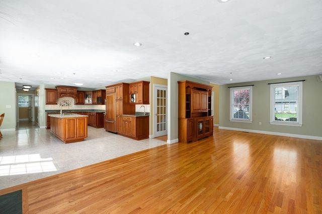 3 Meeting Place Circle, Beverly, MA 01915