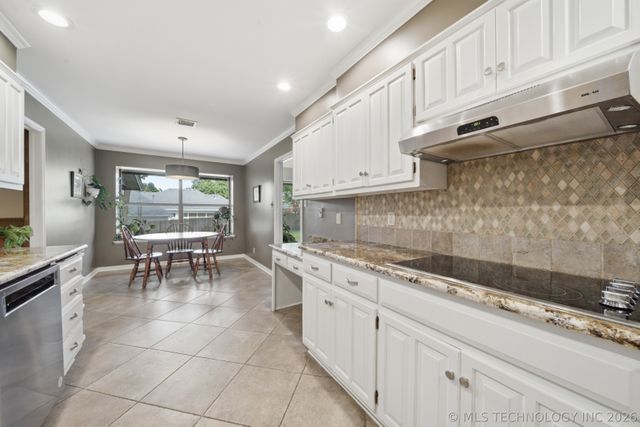 6407 S Quebec Avenue, Tulsa, OK 74136