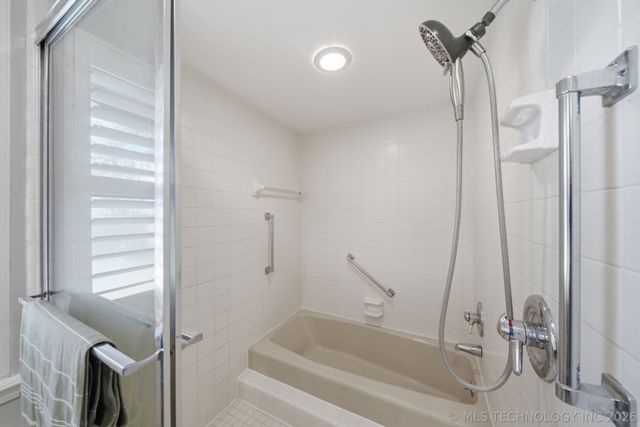 6407 S Quebec Avenue, Tulsa, OK 74136