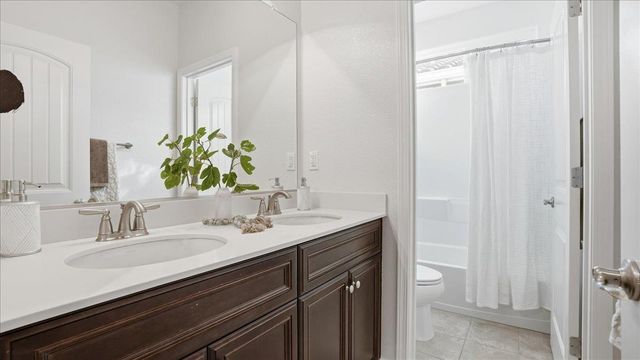 2101 Camino Real Way, Roseville, CA 95747