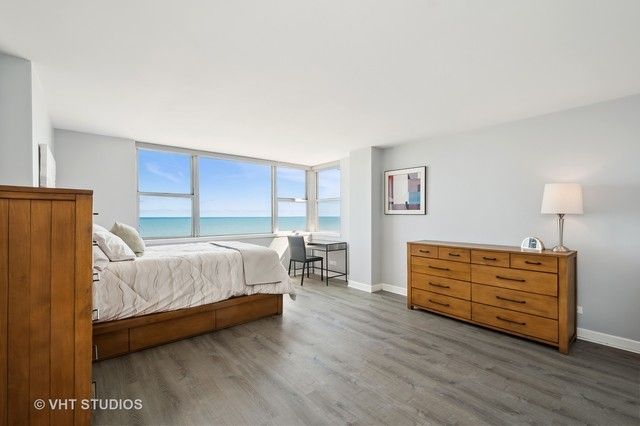 6301 N Sheridan Road 11K, Chicago, IL 60660