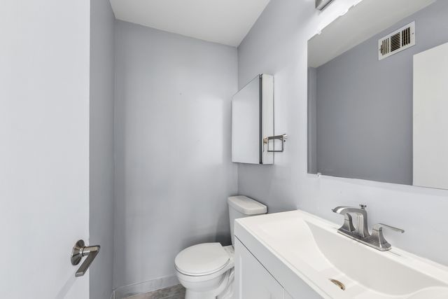 6301 N Sheridan Road 11K, Chicago, IL 60660