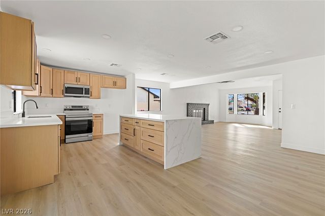 3512 Corona Del Mar Drive, Las Vegas, NV 89108