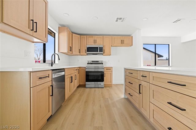 3512 Corona Del Mar Drive, Las Vegas, NV 89108