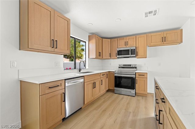 3512 Corona Del Mar Drive, Las Vegas, NV 89108