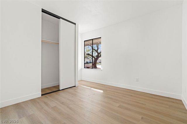 3512 Corona Del Mar Drive, Las Vegas, NV 89108