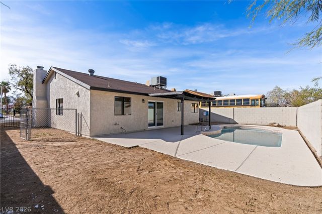 3512 Corona Del Mar Drive, Las Vegas, NV 89108