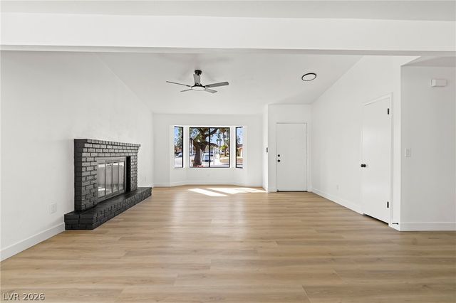 3512 Corona Del Mar Drive, Las Vegas, NV 89108