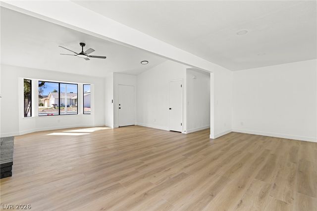 3512 Corona Del Mar Drive, Las Vegas, NV 89108