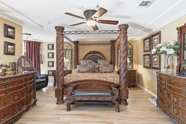 2910 Lakeshore Court, Arlington, TX 76013