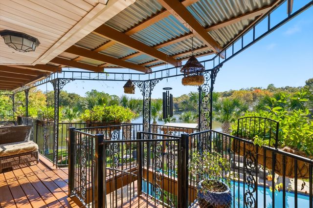 2910 Lakeshore Court, Arlington, TX 76013