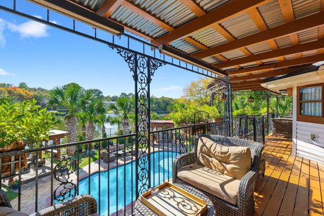 2910 Lakeshore Court, Arlington, TX 76013