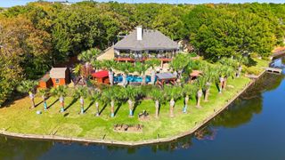 2910 Lakeshore Court, Arlington, TX 76013